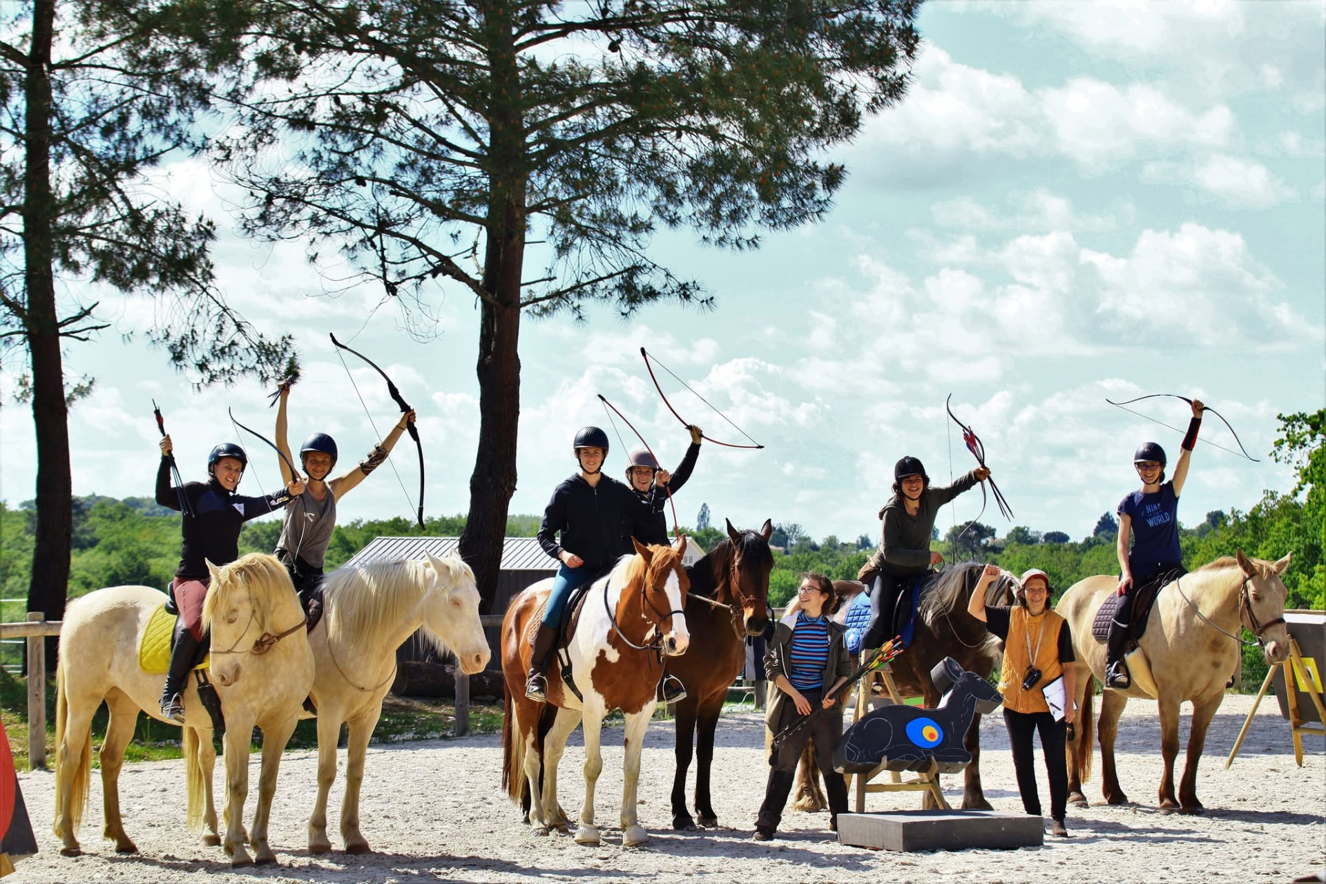 Chevaux au pré en Dordogne